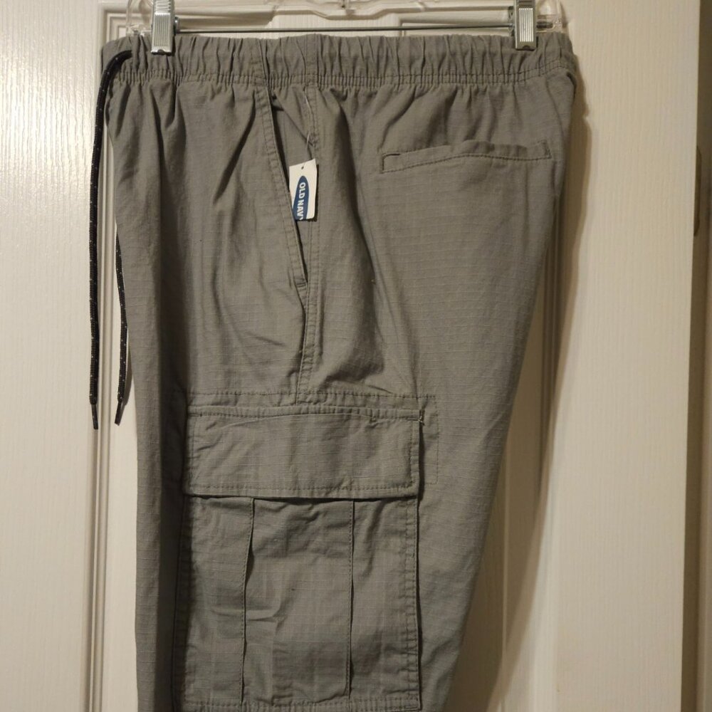 Old Navy new with tags medium to light gray cargo pants